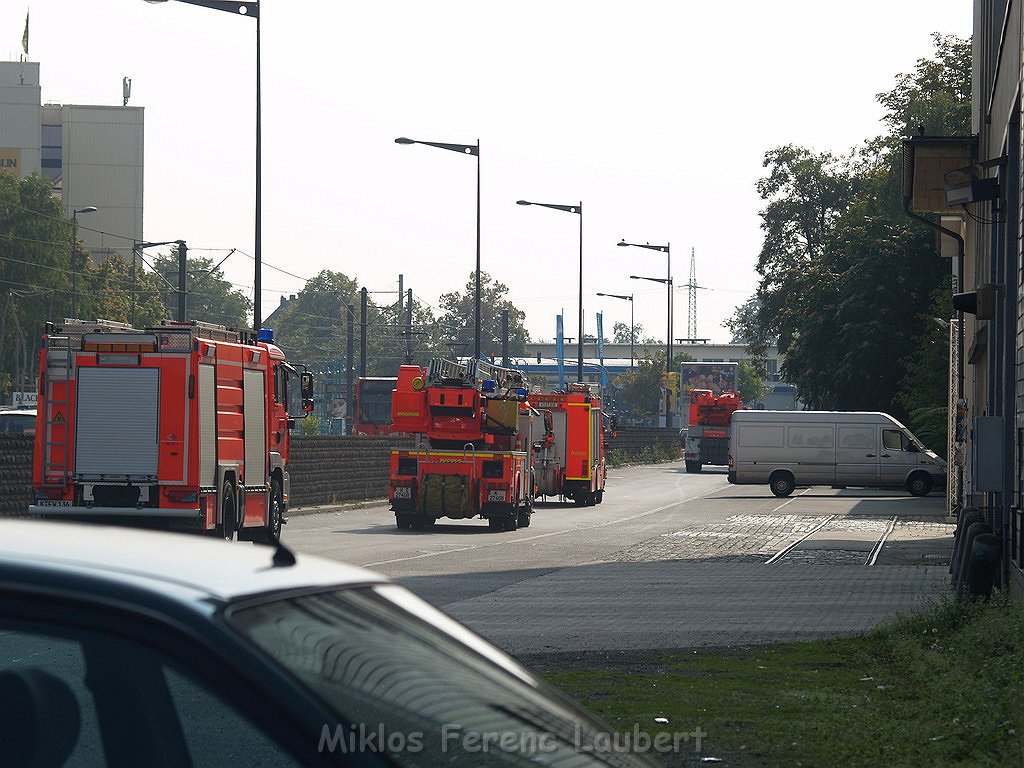 Person mit Hand eingeklemmt Koeln Deutz Siegburgerstr P297.JPG